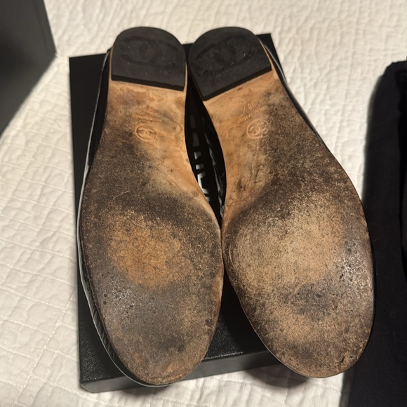 Chanel Vintage Look Loafers Gloss Texture Black Silver Logo 38.5 luxury find !! - Picture 8 of 15